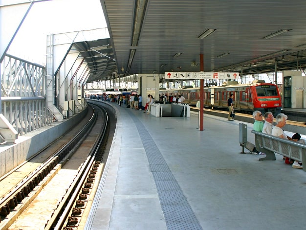 Plataforma da Estação Entrecampos de Lisboa